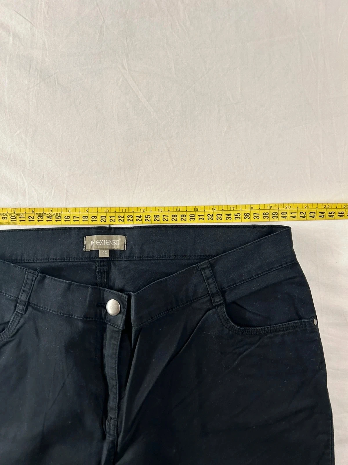 Calça jeans preta de corte reto In Extenso – photo 7